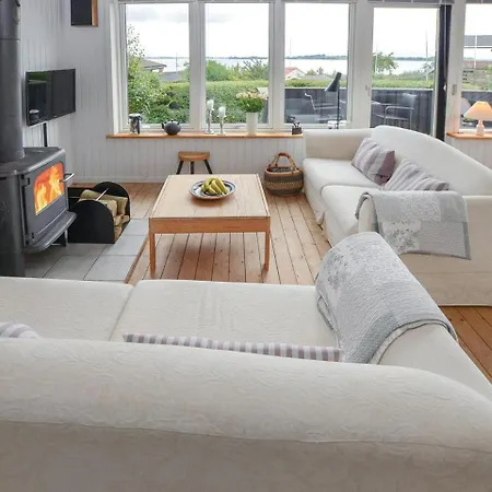 Dom wakacyjny Two-bedroom Holiday In